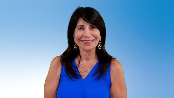 Ideal Candidates for PanOptix® or Vivity® IOLs thumbnail
